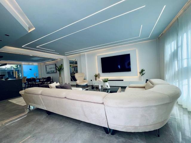 Una magnífica casa adosada está en venta en la consolidada u. 191m² Marbella