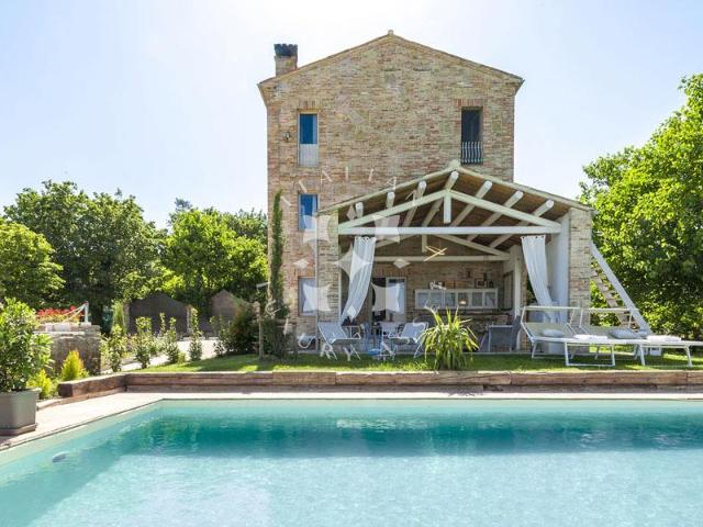 Una prestigiosa dimora di campagna a Staffolo – Le Marche 210m² Staffolo