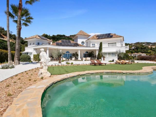 Una rara oportunidad para poseer una magnífica villa de esti. 1026m² Benahavís