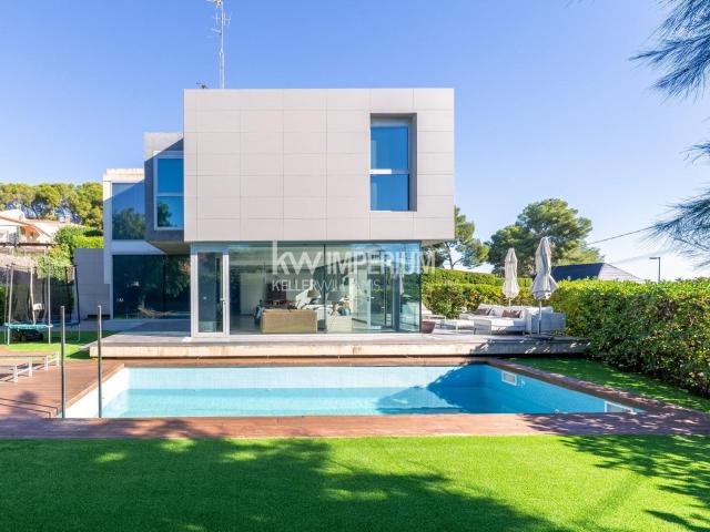Una vivienda con estilo, confort y estética contemporánea, d. 476m² Tarragona