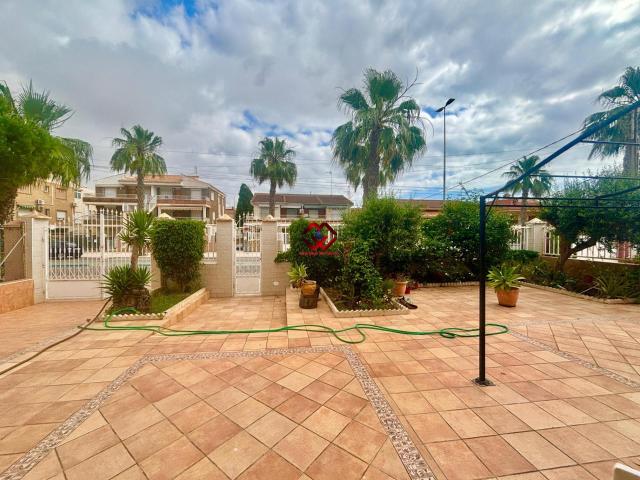 Una vivienda con grandes espacios para disfrutar del Mar Menor durante todo el año