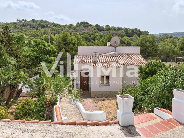 Una villa de 5 dormitorios y 3 baños situada en una urbaniza. 236m² Jávea Xabia