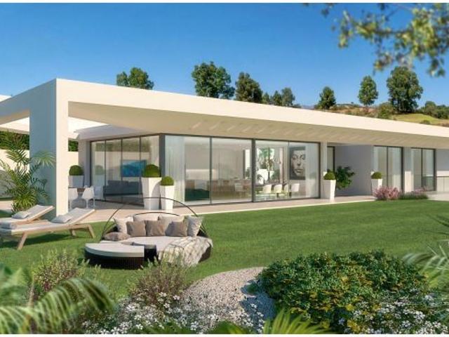 Una villa de lujo contemporánea diseñada por un arquitecto, definida por líneas arquitectónicas limp