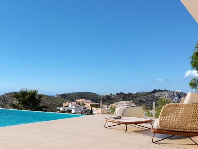 Una villa moderna con piscina privada en Cumbre del Sol en la Costa Blanca