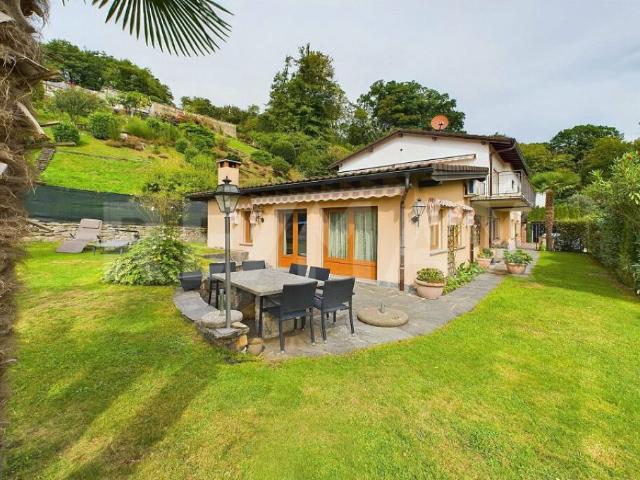 Una villa. Quattro modi di viverla. Anche residenza di vacanza
