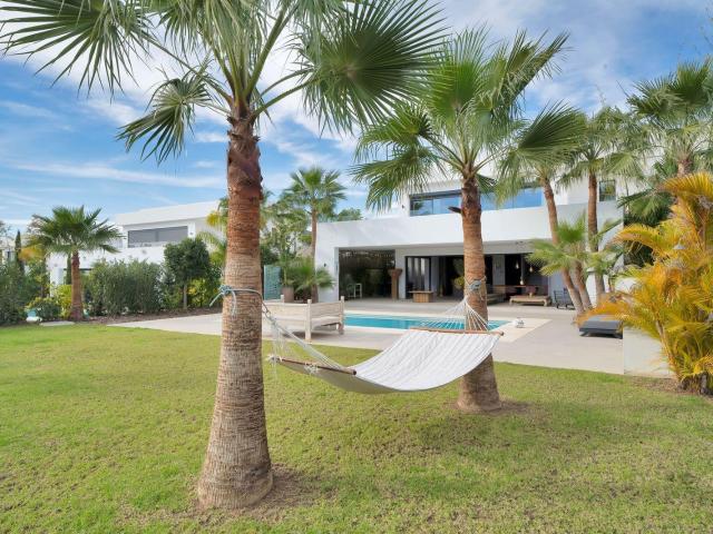 Una villa única en venta en La Cala Golf, la ciudad y las pl. 538m² Mijas Costa