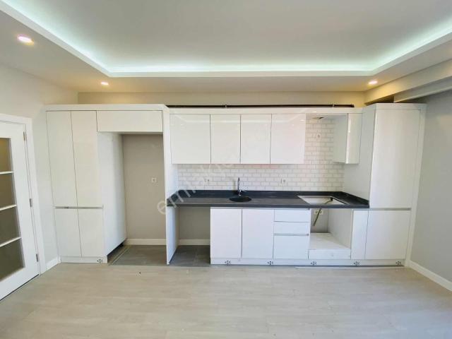 Ünalan'da Metro Yakını, Sıfır, Lüks 2+1 Daire