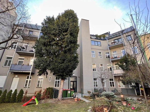 Unbefristet vermietete 3 Zimmer *Altbau Wohnung* in 2016 sanierten Eckzinshaus