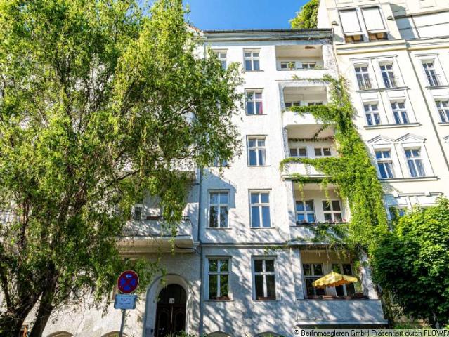 Unbefristet vermietete 5 Zimmer Altbauwohnung am Landwehrkanal als Kapitalanlage