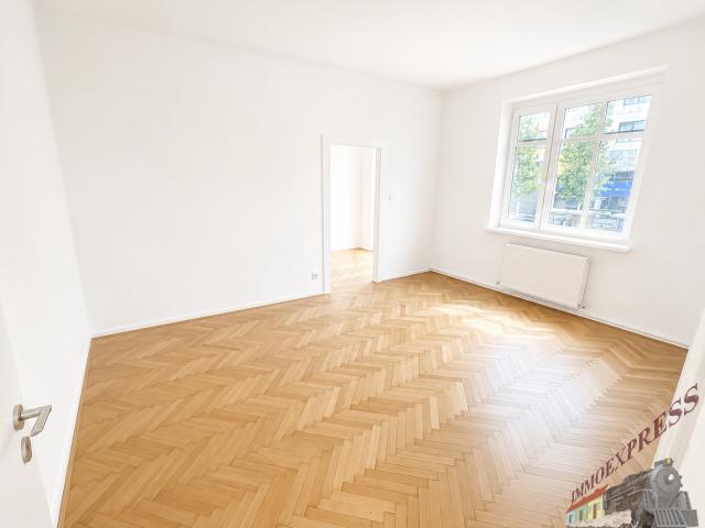Unbefristete Single oder Pärchenwohnung mit kleinem Balkon