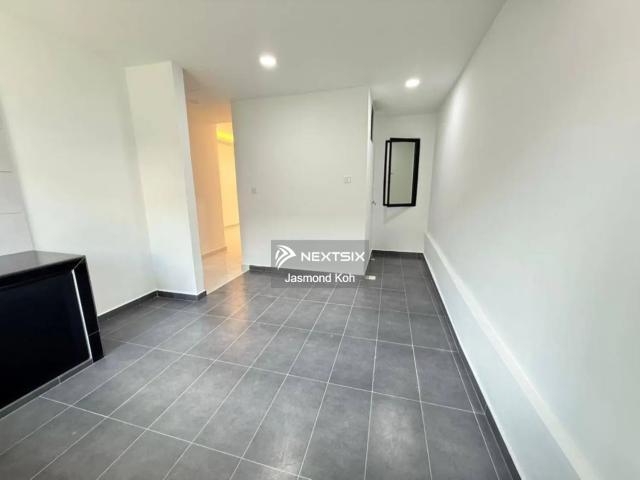 Unblock view taman seri alam A New Fully Renovated Single Storey