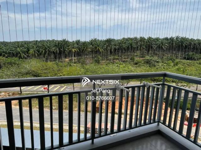 Unblocked garden view Rare unit for sale Big size double storey superlink terrace house Facing East Freehold 24 hours gated & guarded
