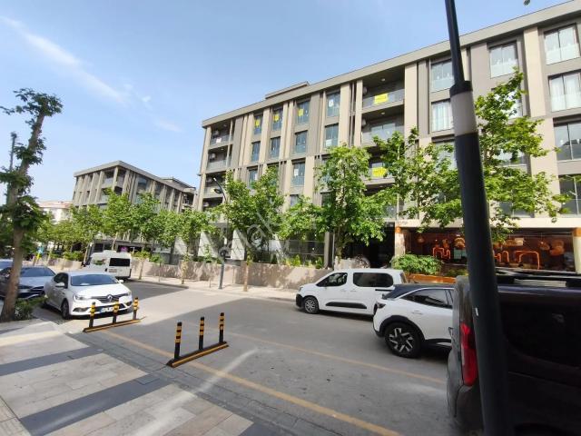 Uncubozköy'de Havuzlu & Kapalı Otoparklı 3+1 Satılık Lüks Daire