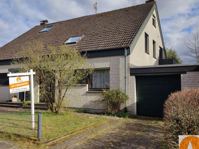 Grundsolides EFH DHH mit KG und Garage nahe KKH in Halle