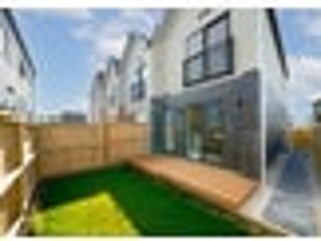 Under $1m – Brand New with Harbour View