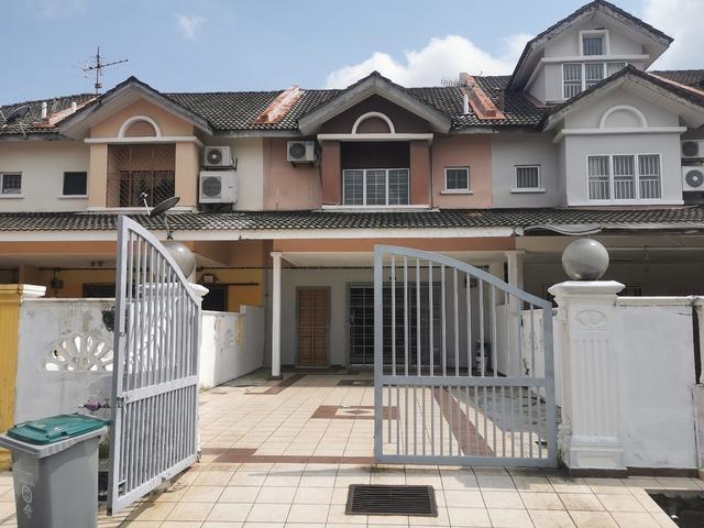 Under Bank Value Nice 2 Storey House Garden Avenue S2 for sale