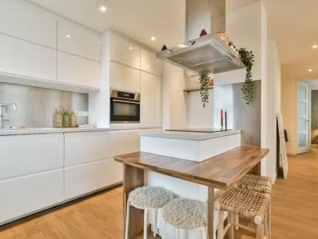 Under offer: Van Boshuizenstraat 485, 1082 AS Amsterdam