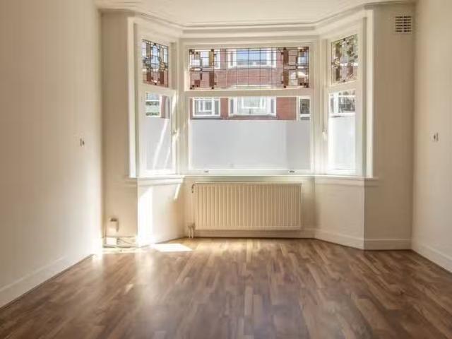 Under offer: Kribbestraat 6H, 1079 WR Amsterdam