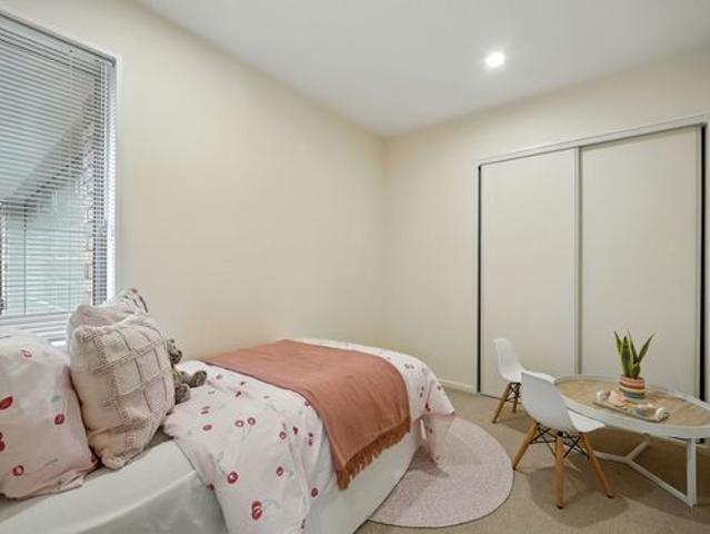 UNDER OFFER Sunny Spreydon Sanctuary