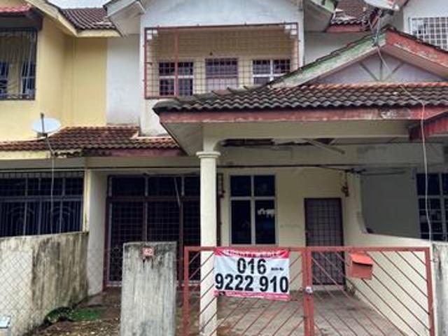 Undervalue Property Double Storey House in Triang Pahang