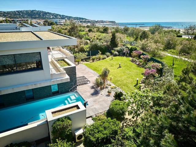 Une Contemporaine en Bord de Plage. 191m² Sète