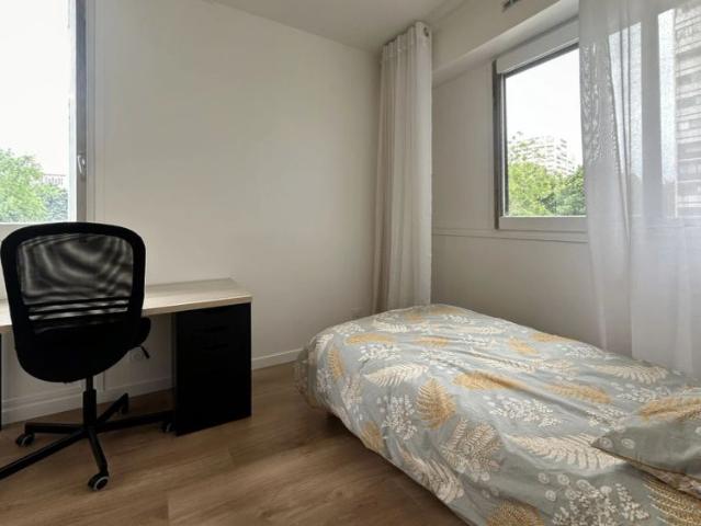 Une chambre en colocation disponible à Créteil