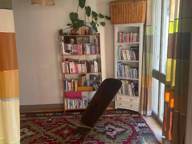 Une chambre se libère dans une coloc calme