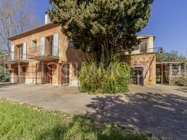 Une bâtisse dans un environnement exceptionnel aux portes de