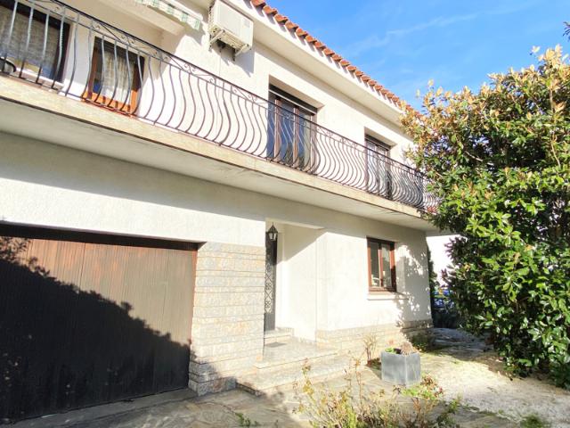 UNE GRANDE VILLA 3 FACES AVEC POSSIBILITE DE DEUX APPARTEMEN