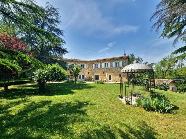 Une demeure de charme dans les bois 230m² Verfeil