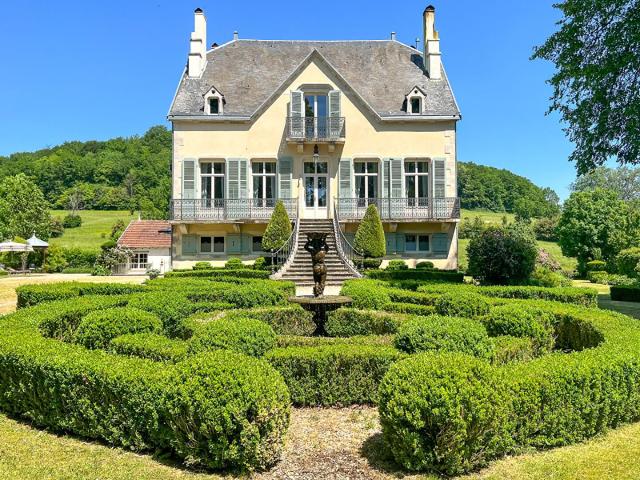 Une Élégance Du XIXème Siècle Entre Champagne Et Bourgogne 480m² Culmont