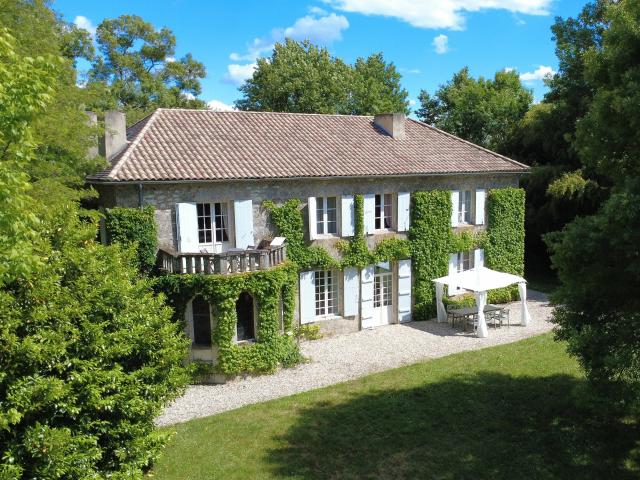 Une élégante demeure de campagne du XIXe siècle 280m² Lauzun