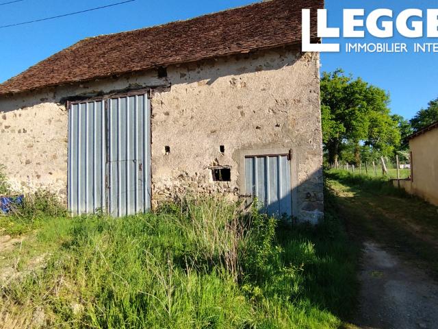 Une opportunité d’acquérir une grange avec un terrain, parfait pour un futur enfermement et quitter la maison