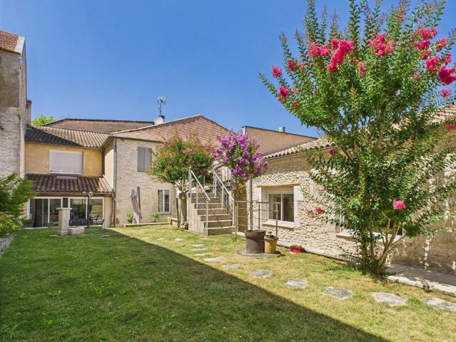 Une Magnifique Grande Maison de Ville à Eymet – Idéale pour. 470m² Eymet