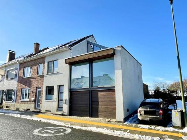 Une magnifique maison 3 façades atypic à la campagne