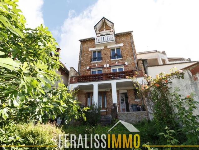 Une maison Meulière pleine d'âme et de caractère !