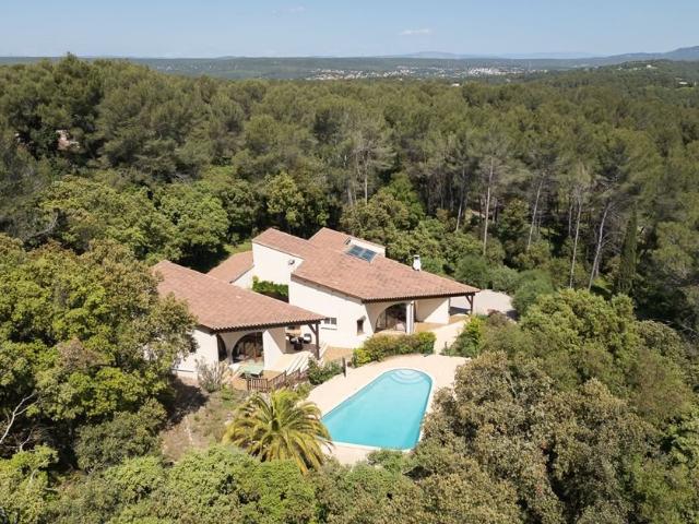 Une maison confidentielle dans son écrin de verdure. 289m² Montpellier