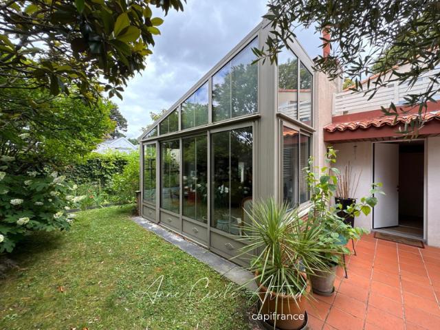 Une maison d'architecte dans un écrin de verdure aux portes de Nantes
