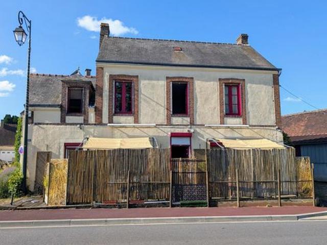Une maison de caractère au cœur du Perche: Potentiel résidentiel ou commercial selon vos envies !