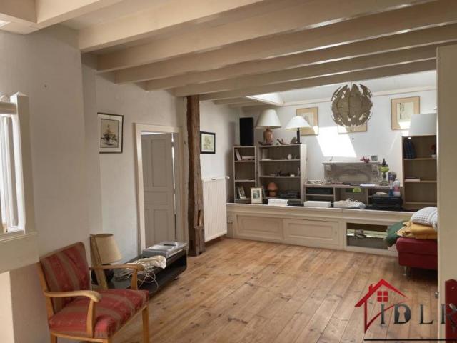 Une maison de caractère aux volumes généreux sur le secteur