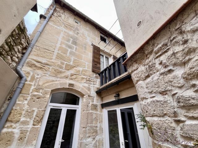 Une maison de pierre, des volumes et une douceur de vivre au