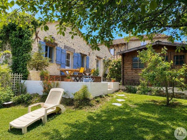 Une maison de village en pierre 24 120m² Issigeac