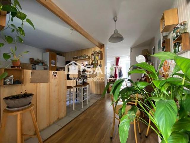 Une maison de ville chaleureuse,au cœur de Surgères