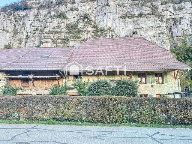 Une maison de 205m² + une autre maison de 236m² sur une parcelle de 2417m²