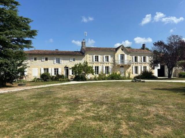 Une maison grandiose, spacieuse, magnifique et 1.2