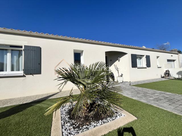 Maison avec trois chambres et jardin clôturé à quelques minu