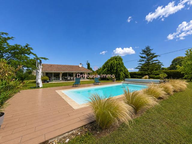 Une maison qui ne ressemble à aucune autre: architecture, lumière et sérénité à 15 minutes de Bergerac