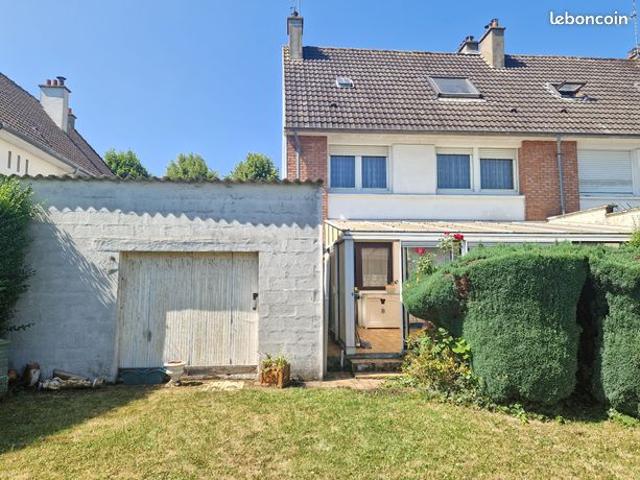 Une maison semi mitoyenne de 123,7 m²