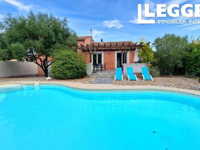 Une spacieuse villa de 3 chambres avec un appartement indépendant de 1 chambre jardins, et pisicne