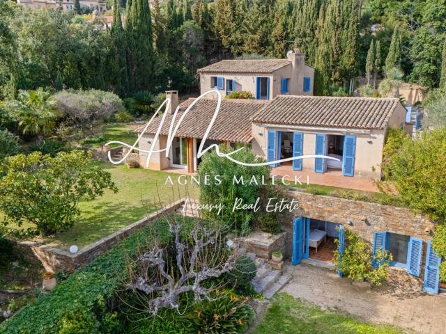 Une Propriété en Bord de Mer, Entre Histoire et Élégance Int. 286m² Rayol Canadel sur Mer